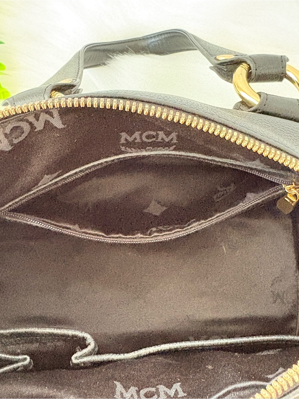 MCM Black Leather Bauletto Boston bag with Gold Hardware - Picture 7 of 16